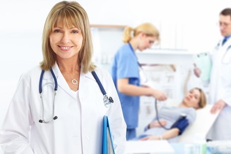 Symbolic photo of a doctor, patient and nurse