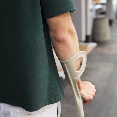 simbolna fotografija osebe na berglah